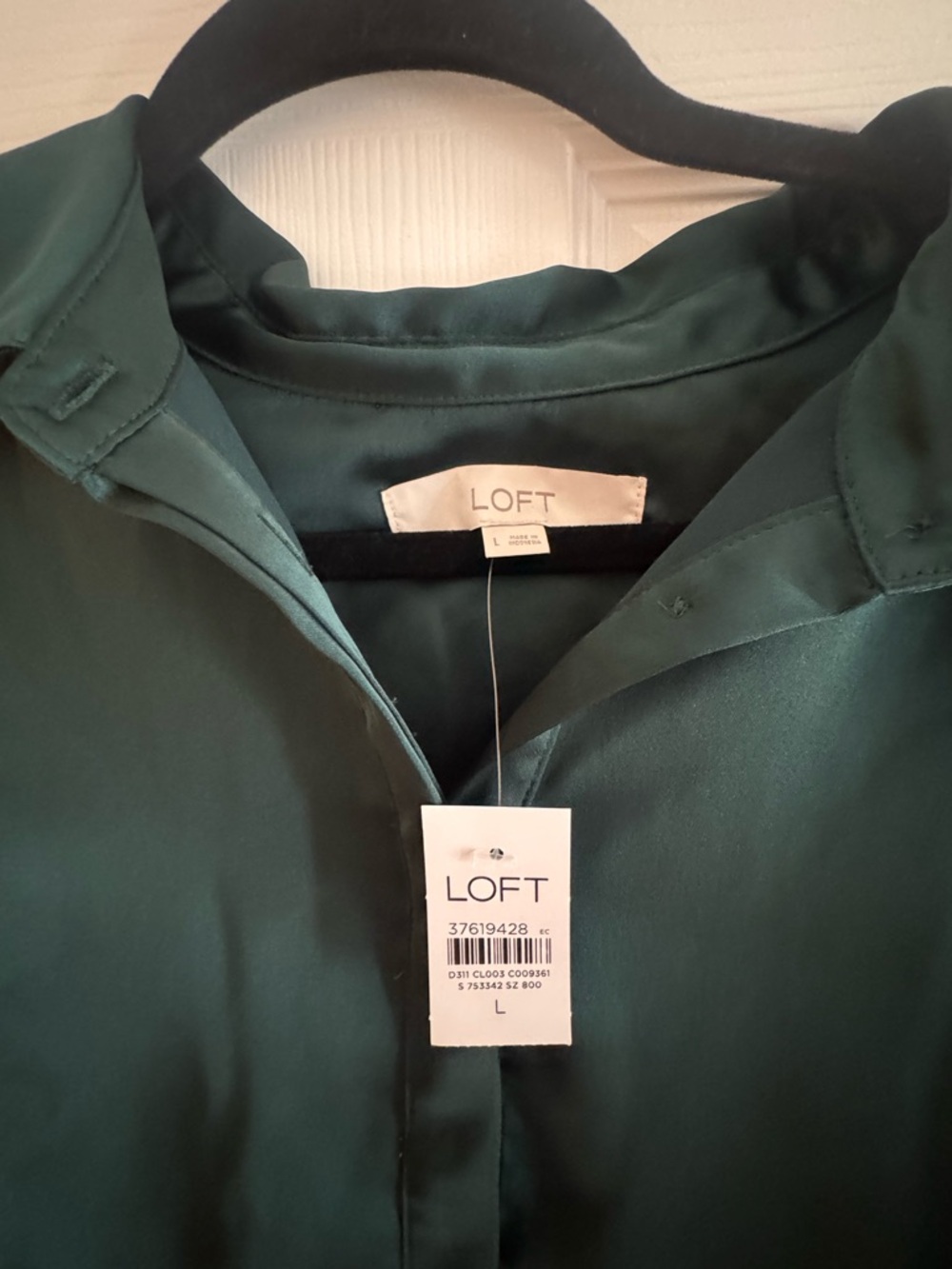 LOFT Deep Green Satin Button-Up Blouse - Picture 4 of 9